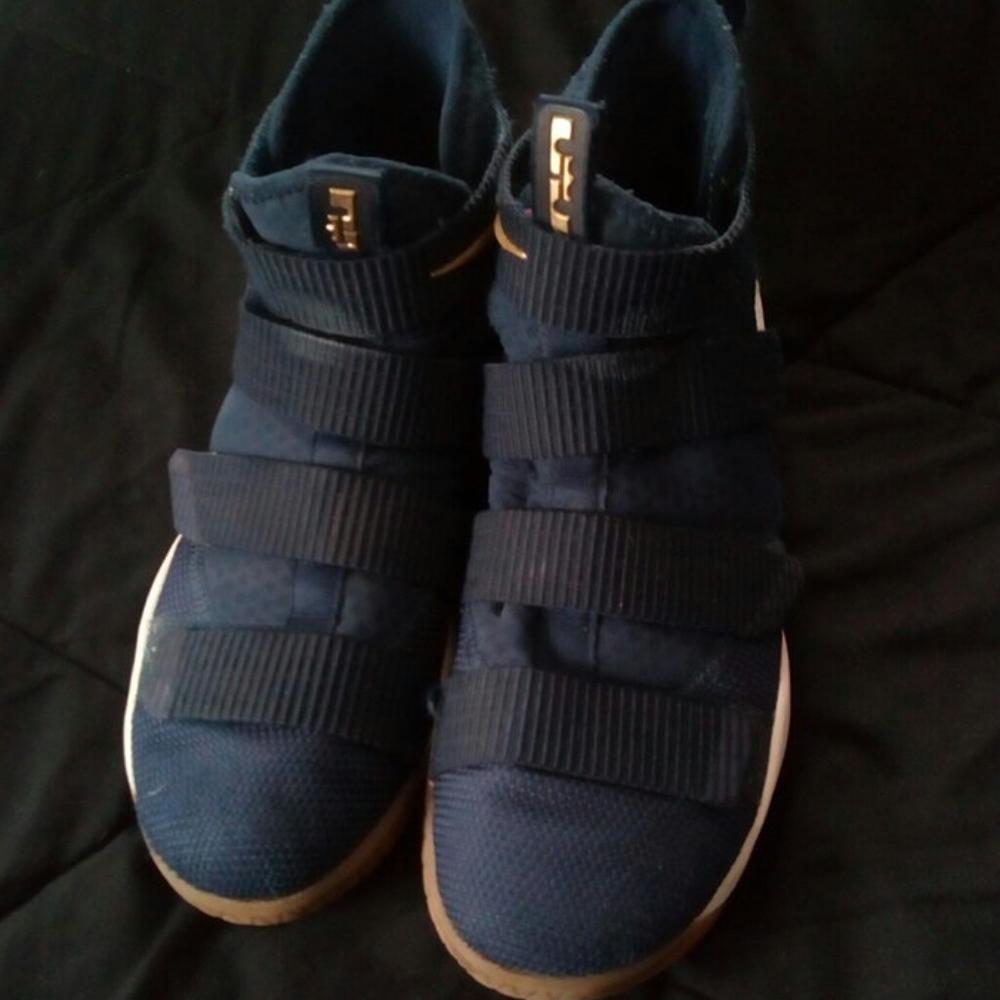 Mens sz9 LeBron's